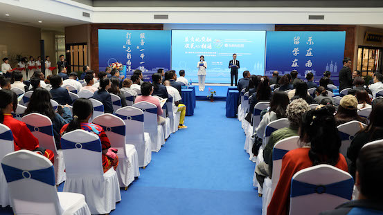 1697849445984921.jpg 图1 :活动现场.JPG