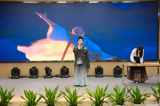 1704347362326653.png 图片2.png
