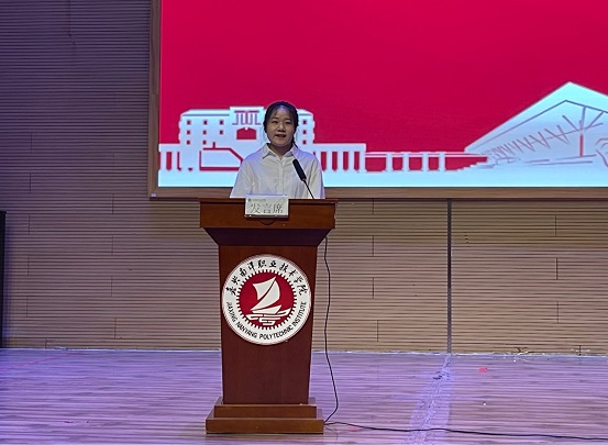 学生发言.jpg