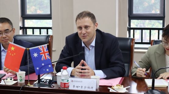 1731911150535237.jpg 图3 Tim Gilbert副校长讲话.JPG