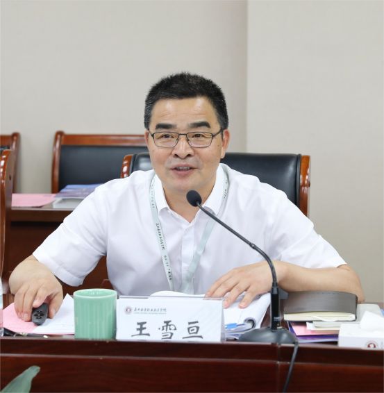 1685692375437630.jpg 王雪亘2.jpg